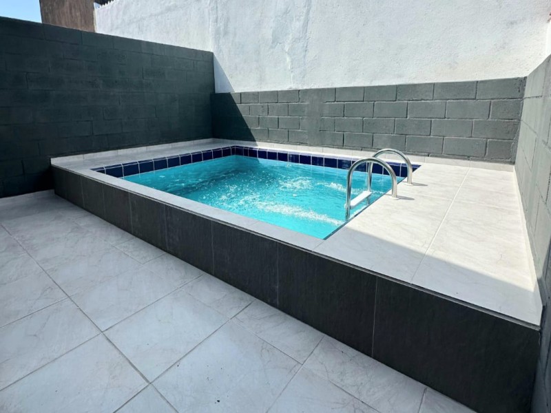 CASA GEMINADA PRONTA PARA MORAR COM PISCINA